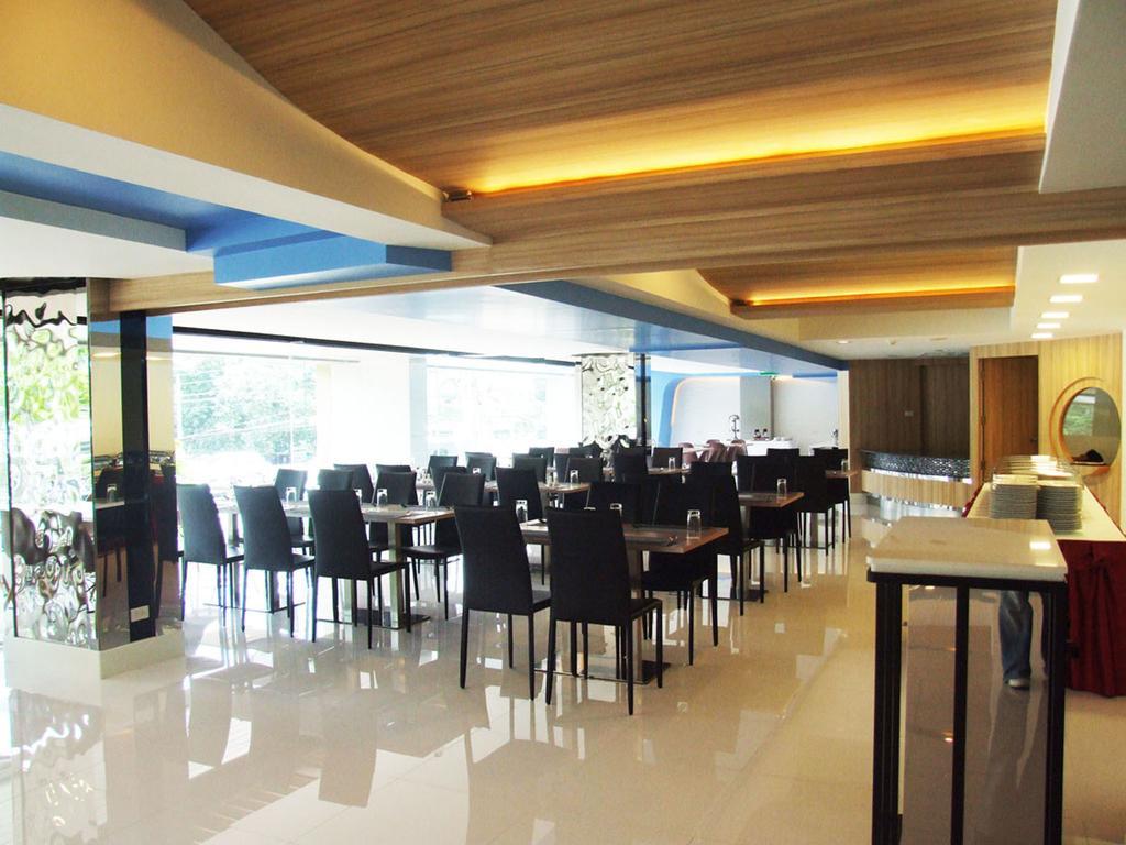 Grand Tower Inn Sathorn Hotel Bangkok Bagian luar foto