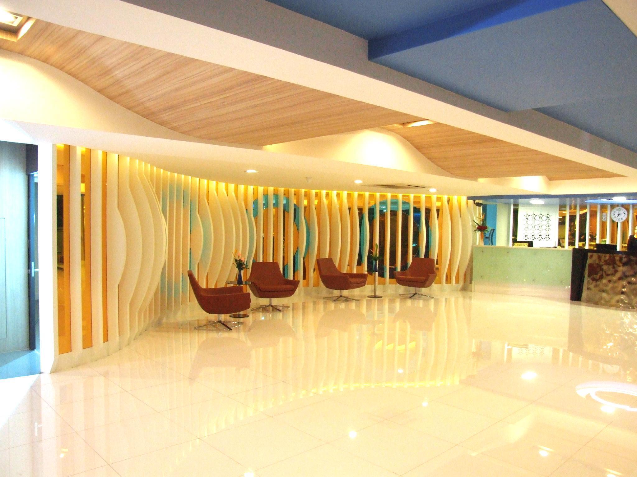 Grand Tower Inn Sathorn Hotel Bangkok Bagian luar foto