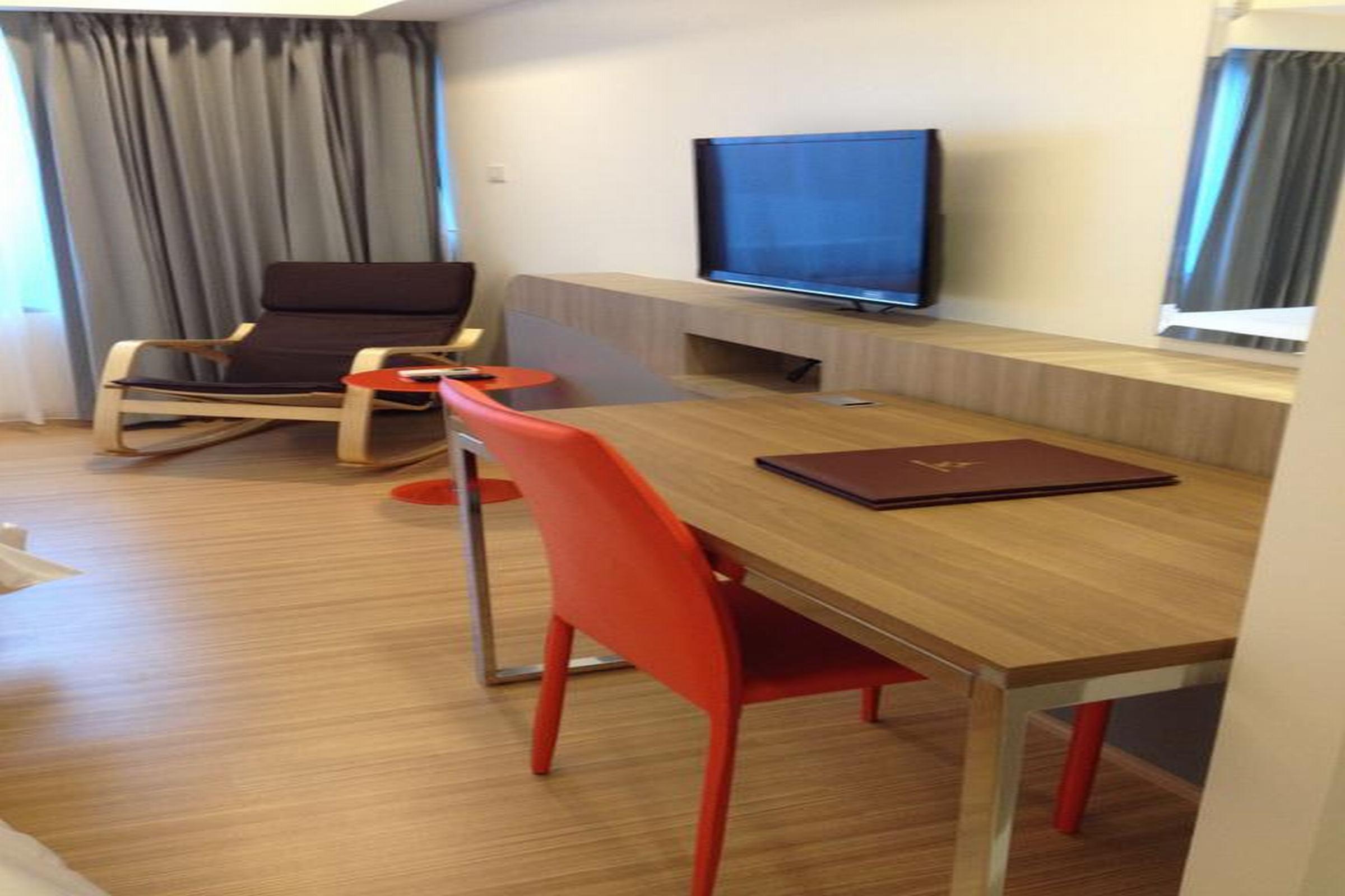 Grand Tower Inn Sathorn Hotel Bangkok Bagian luar foto