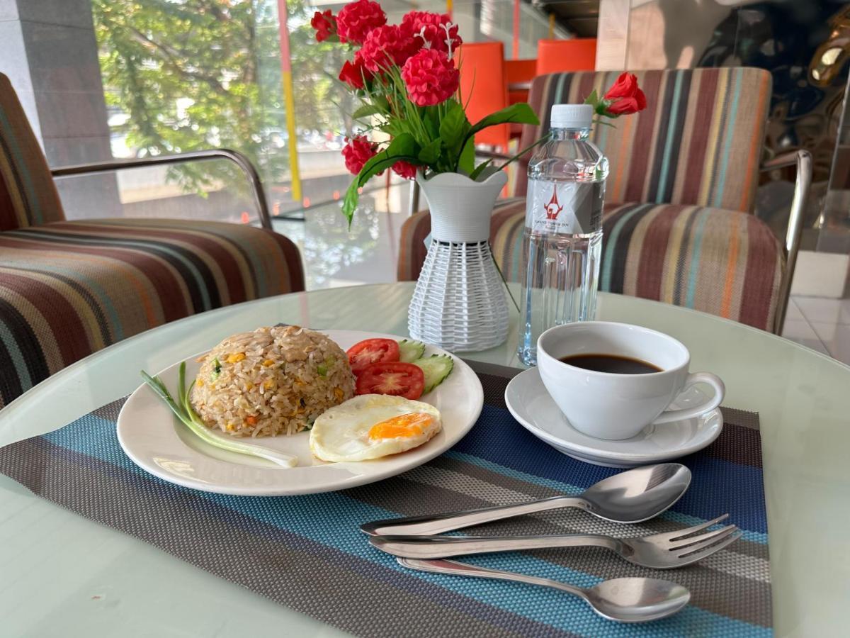 Grand Tower Inn Sathorn Hotel Bangkok Bagian luar foto