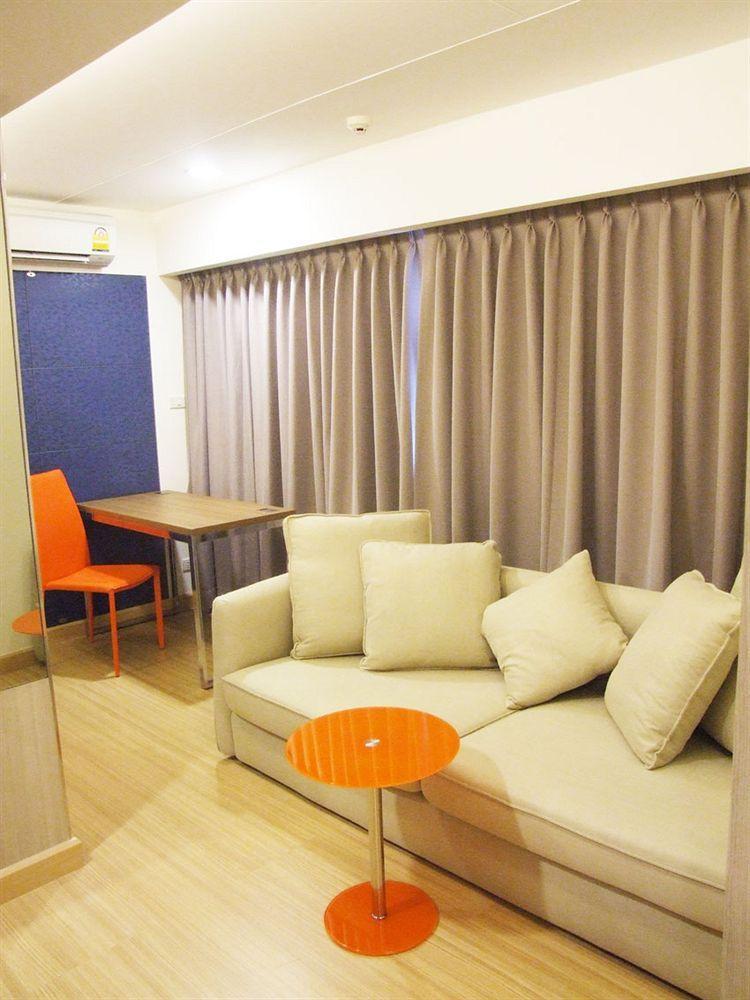 Grand Tower Inn Sathorn Hotel Bangkok Bagian luar foto