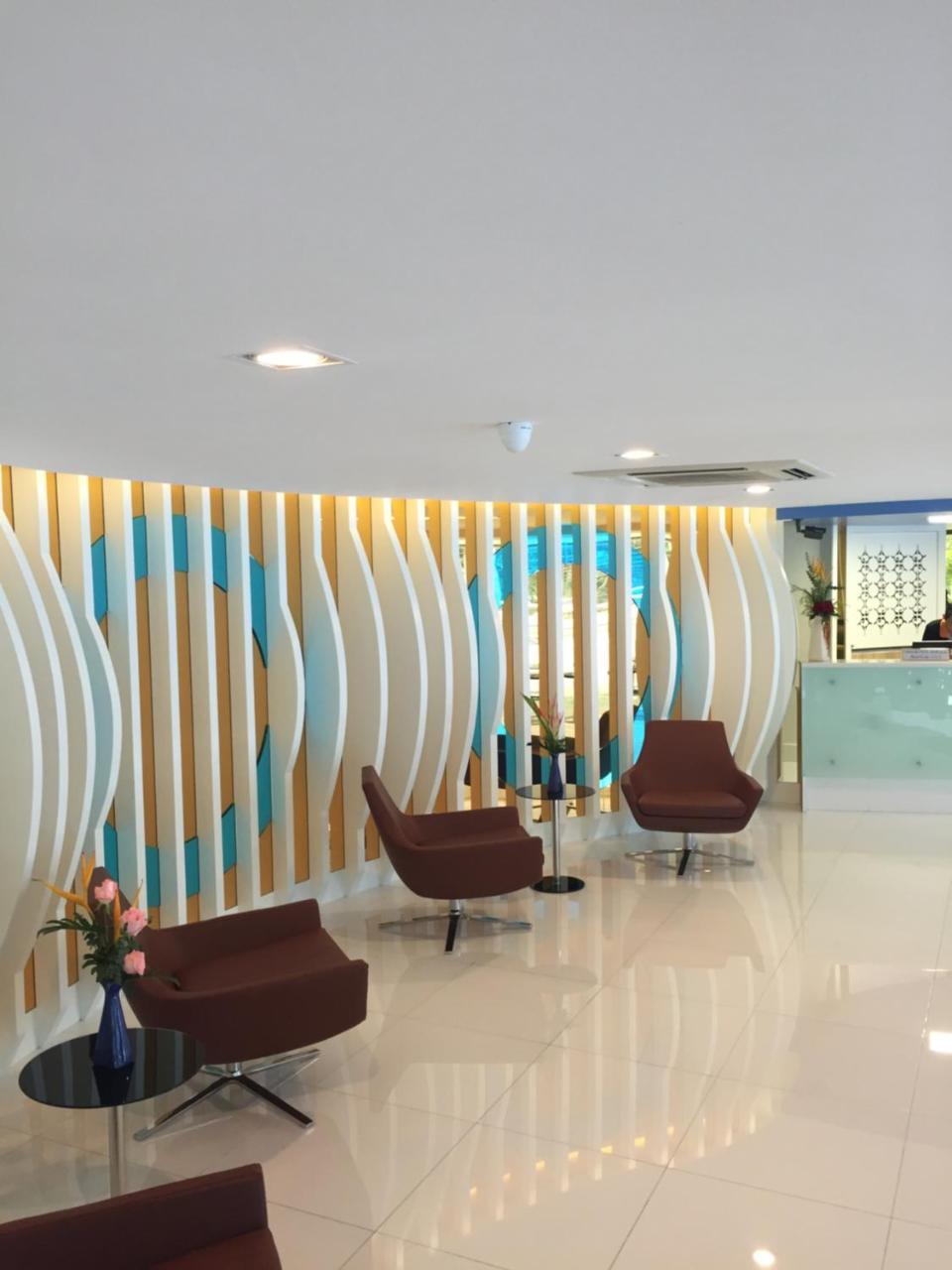 Grand Tower Inn Sathorn Hotel Bangkok Bagian luar foto
